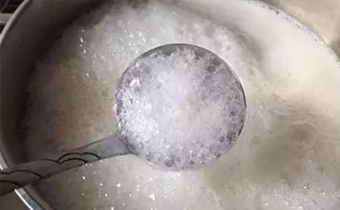 煮粥出现泡泡是怎么回事 煮粥的泡泡能不能吃