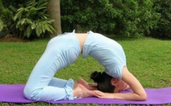 瑜伽垫上有多脏 瑜伽垫长期不洗的后果