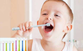 宝宝什么时候需要刷牙 宝宝几岁刷牙比较好