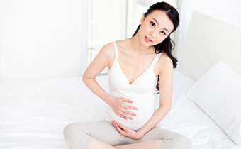 孕妇肚皮痒是要长妊娠纹症状吗 孕妇肚皮很痒可以抓吗