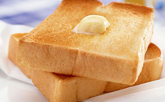 黄油抹面包需要加热吗 黄油可以用来炸馒头吗