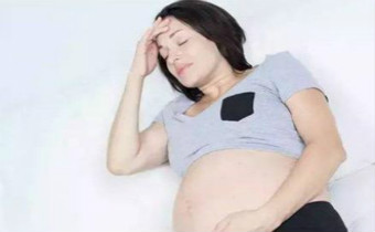 孕后期水肿怎么分辨是男孩女孩 孕妇水肿和年龄有关系吗