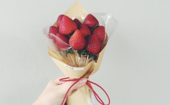 草莓花束用什么纸包好 草莓花束用哪些包装纸
