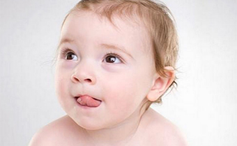 引起宝宝口角炎的原因有哪些 小孩口角炎可以自己好吗