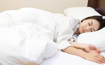 女生睡觉不能轻松入眠是为什么 有什么食疗方法可以帮助入睡