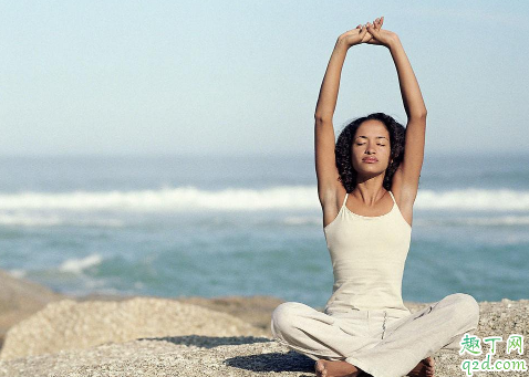 练瑜伽排毒效果好吗 女人经常做瑜伽的好处都有什么2