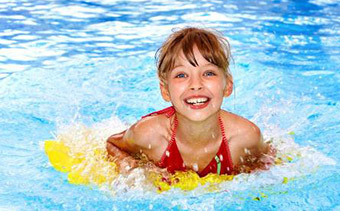 游泳对身体好处有哪些 夏季游泳需要注意事项