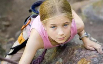 攀岩对孩子有何益处 小孩攀岩需要掌握哪些技巧