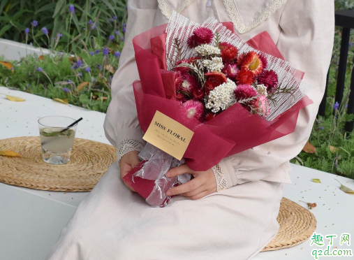 母亲节花束图片清新淡雅2019 母亲节送给妈妈的韩式花束及卡片攻略5