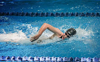 夏季游泳能够提高心血管系统的效率吗  经常游泳还有哪些好处