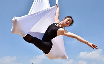 孕妇可以练空中瑜伽吗 如何快速掌握空中瑜伽技巧