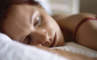 睡觉流口水是怎么回事 睡觉流口水如何治疗