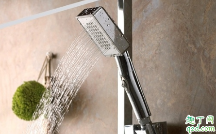 ​家里淋浴喷头水很小怎么回事 花洒水小像堵住了一样如何解决2
