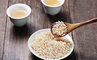 糙米含有淀粉吗 糙米含有多少纤维
