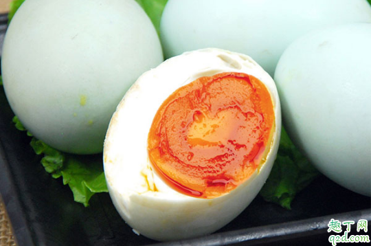 咸鸭蛋白的好吃还是绿的好吃 咸鸭蛋什么颜色最好3
