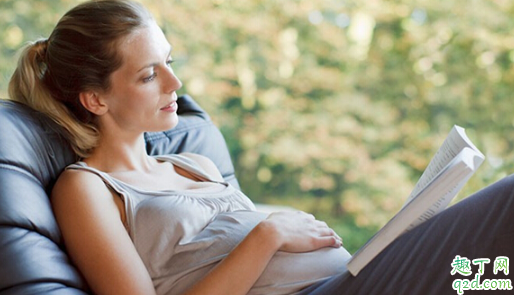 怀孕期分泌乳汁是透明的正常吗 孕期分泌乳汁可以挤吗2