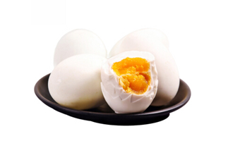 做咸鸭蛋可以放在保鲜盒里吗 做咸鸭蛋可以用胶瓶子吗