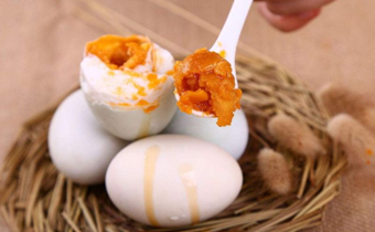 制作咸鸭蛋要放阴凉的地方吗 腌咸鸭蛋需要放在阴凉地还是放冰箱