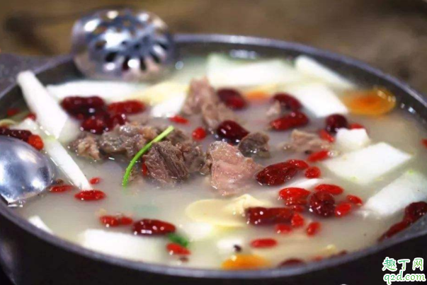 驴肉和什么煲汤最好 滋补驴肉炖汤的做法3
