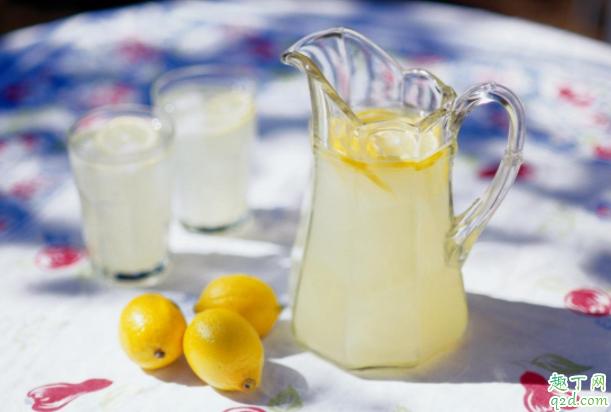 大量喝柠檬水会不会引起结石 什么结石都可以喝柠檬水吗3