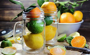吃柠檬真能防晒吗 夏季常吃哪些水果有助于防晒