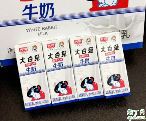 光明大白兔奶糖风味牛奶多少钱一瓶 光明大白兔奶糖风味牛奶好喝吗1