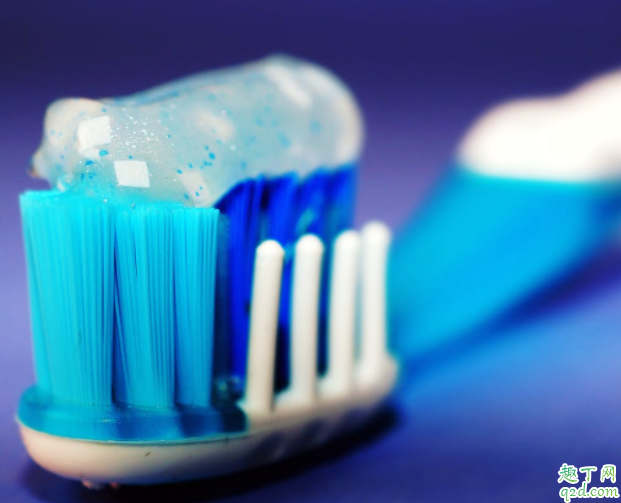 为什么有的牙膏可以美白牙齿 美白牙膏有没有用4