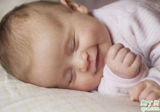 宝宝想睡觉有什么特征 宝宝什么情况下是想要睡了2