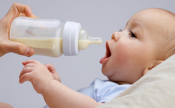 母乳冻了怎么给宝宝吃 母乳怎么保存比较好