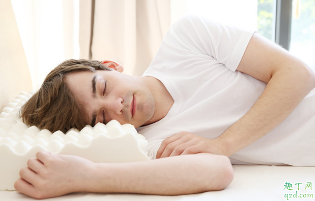 乳胶枕头对颈椎帮助大吗 颈椎不好的人可不可以睡乳胶枕1