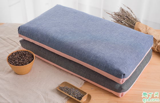 乳胶枕和荞麦枕哪个对颈椎好 荞麦皮枕头和乳胶枕头的对比3