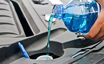 汽车玻璃水是什么水 没有汽车玻璃水可以用自来水吗