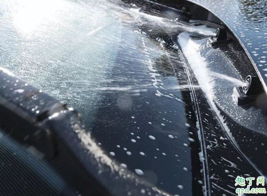 汽车玻璃水冬天要换吗 夏季玻璃水没用完冬天能用吗2