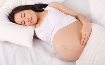 孕妇睡觉胎儿也睡觉吗 孕妇睡觉胎儿在干嘛