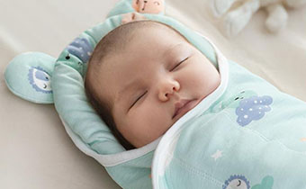 新生儿睡觉非得用睡袋吗 新生儿多久可以睡睡袋