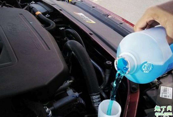 玻璃水冬季和夏季能混着用么 自来水加洗洁精能替代汽车玻璃水吗4