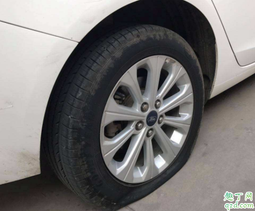 汽车轮胎多少公里要换新的 汽车轮胎成什么样该换了4