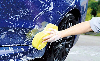 汽车半年不洗车可以吗 洗车要不要洗发动机舱