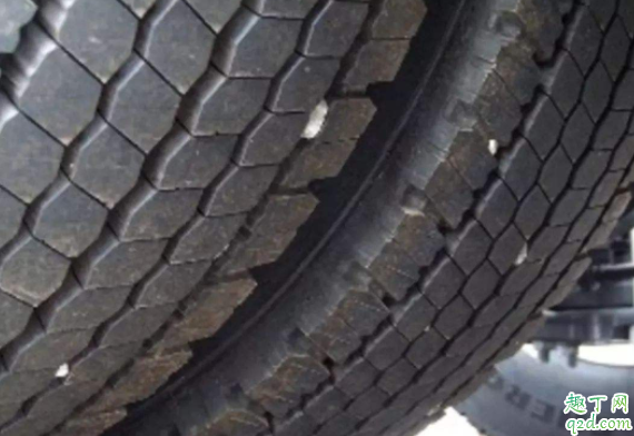 轮胎有小石子需要清理吗 怎么避免汽车轮胎卡石头2