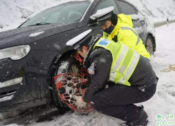 汽车轮胎冬天怎么防滑 下雨天汽车起步前轮打滑是什么原因2