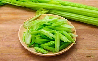 芹菜能清肠道吗 吃芹菜是吃它的茎吗