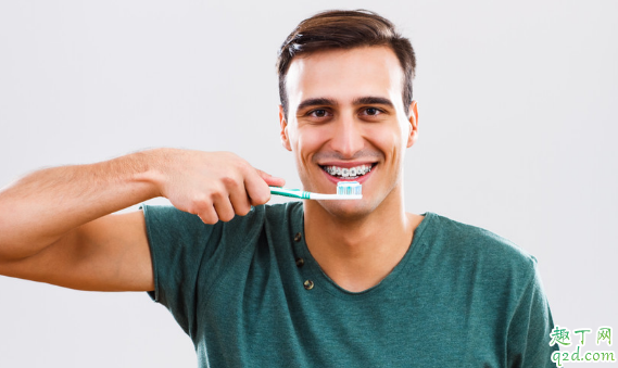 做了牙套可以用电动牙刷吗 戴牙套后怎么刷牙才对1