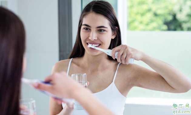 电动牙刷的刷头能不能通用 电动牙刷刷头非得用原装的吗 3