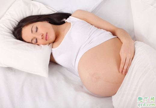 孕中期睡觉是左侧卧还是右侧卧 孕中期睡觉什么姿势比较好1