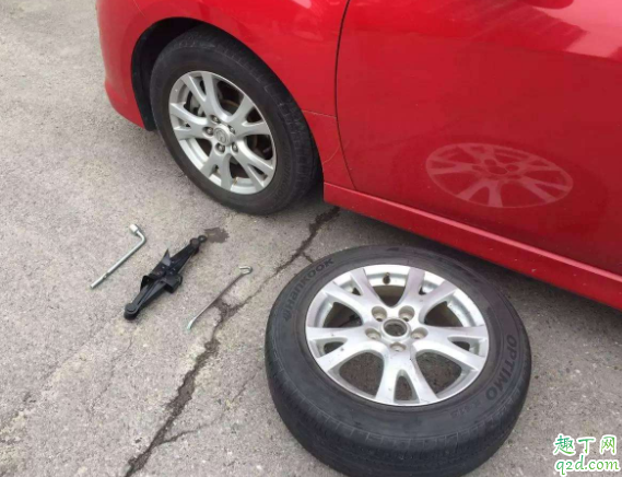 汽车轮胎螺丝拆完为什么拔不出来 汽车轮胎卸不下来怎么办1