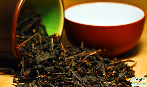 发霉的茶叶可以使用吗 如何区别茶叶上的白霜是不是霉变2