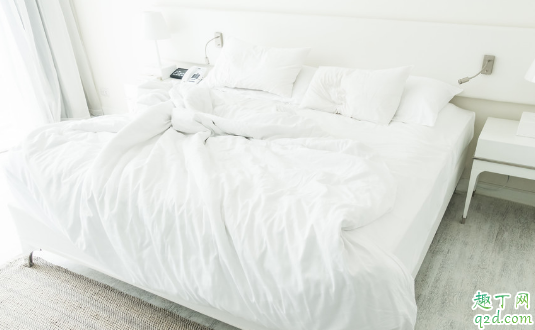 床单发霉的黑点怎么除干净 有霉斑的床单还能用吗3