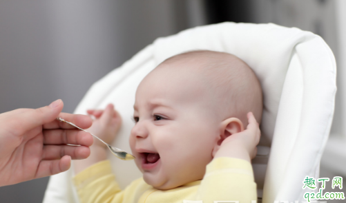 宝宝吃米粉老吐是什么原因 宝宝吃米粉老吐怎么解决2