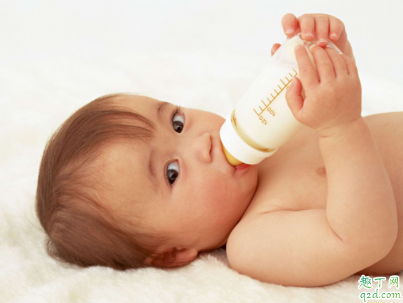 婴儿喝奶经常呛到要不要紧 宝宝呛奶鼻塞了怎么办2