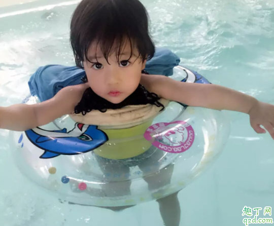 婴儿几个月可以游泳 带宝宝游泳要注意什么3